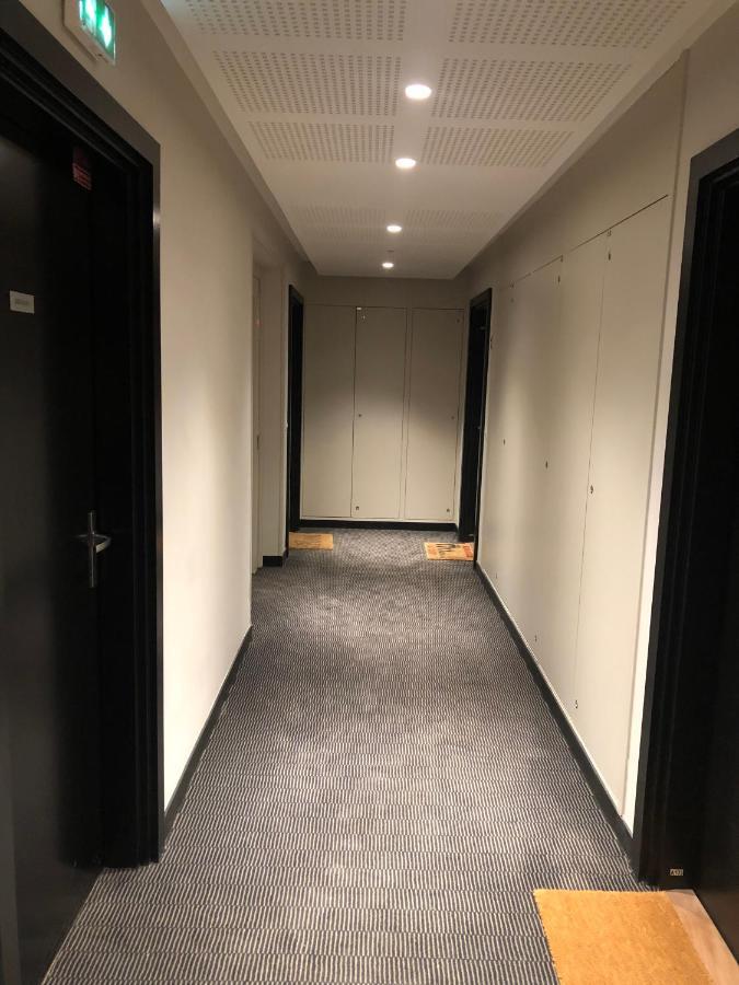 Nanterre Prefectural Residence: Spacious Room near La Defense Exterior photo