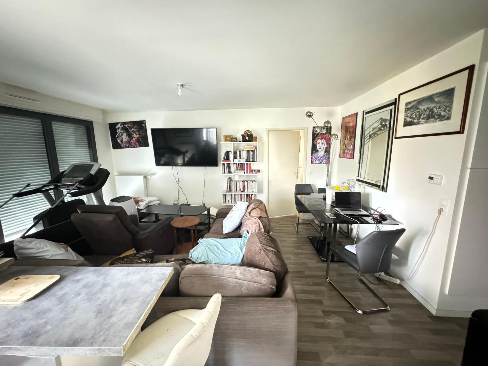 Nanterre Prefectural Residence: Spacious Room near La Defense Exterior photo