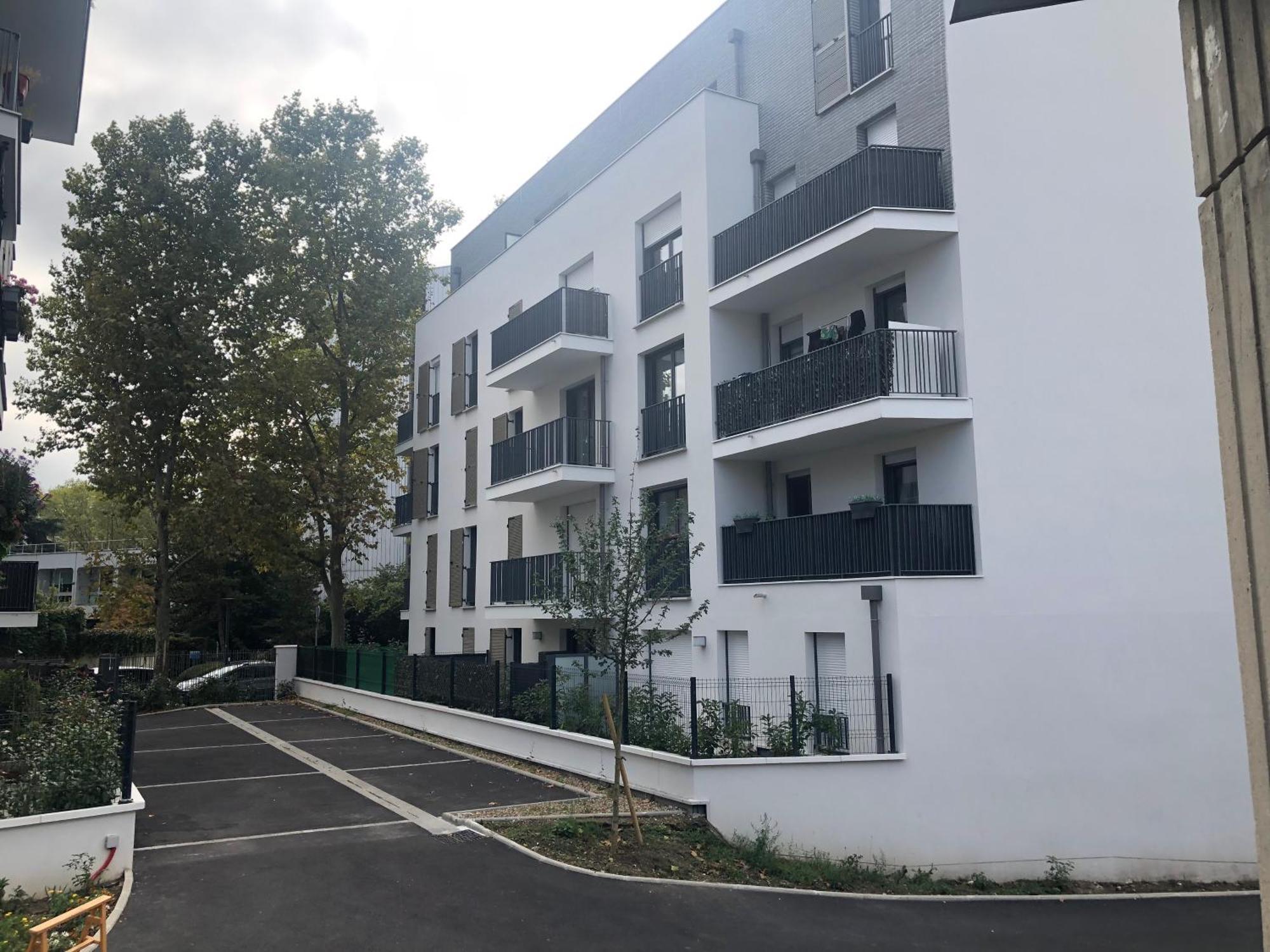 Nanterre Prefectural Residence: Spacious Room near La Defense Exterior photo